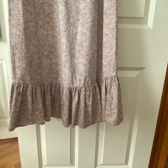 Tan Cream Blouse with Mandarin Collar and Long Sleeves - Picture 5 of 6